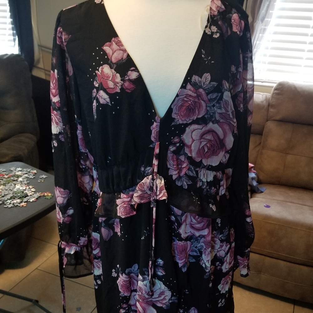 Black floral dress. L. Xhileration